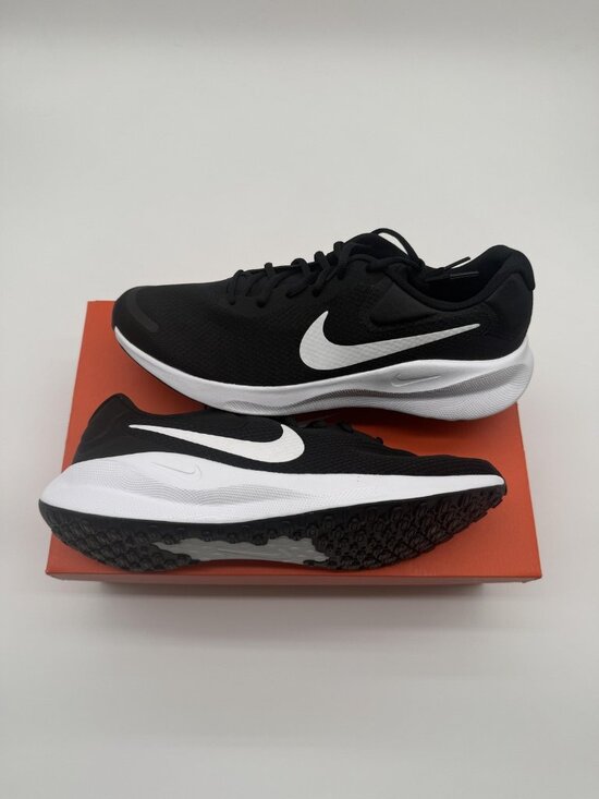 New Nike Revolution 7 Shoes Mens Size 13 Black White Running Comfort FB2207 001 main image 10